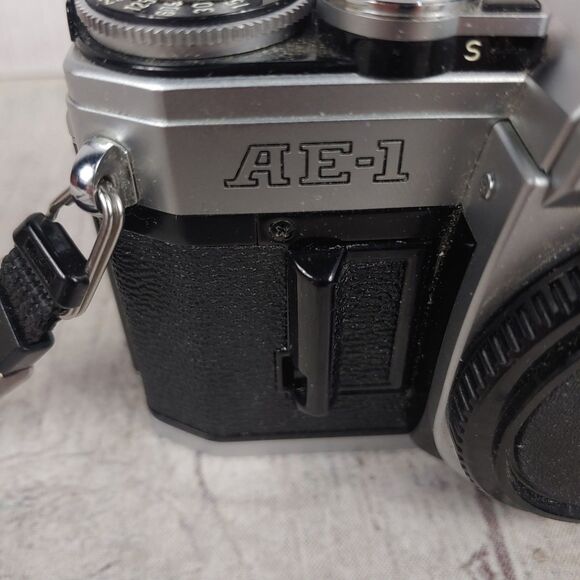 Amazon.com : Vintage Canon AE-1 35mm SLR Camera with 50mm 1  NEW BATTERY - Canon AE-1 Program 35mm SLR Film Camera BODY ONLY Silver - TESTED